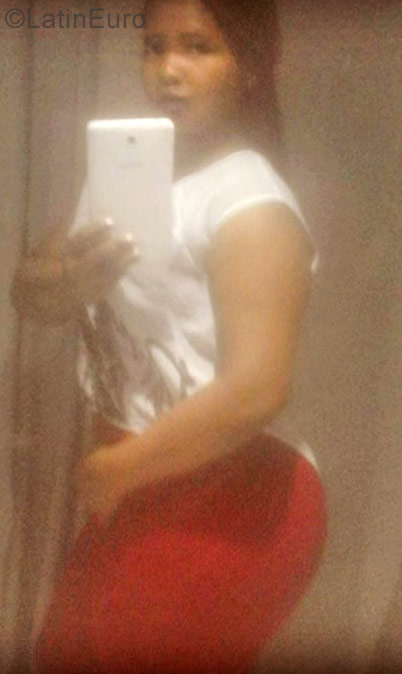 Date this georgeous Dominican Republic girl Nairobi from Santo Domingo DO27377