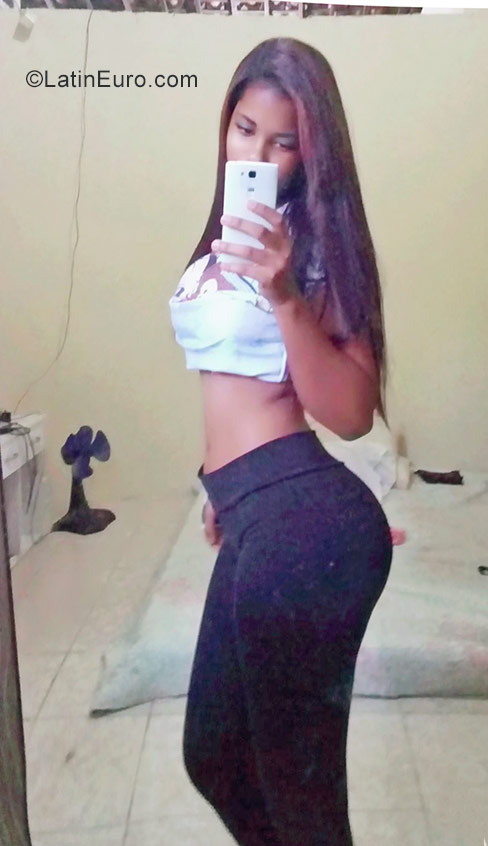 Date this happy Brazil girl Lorena from Aracaju BR9897