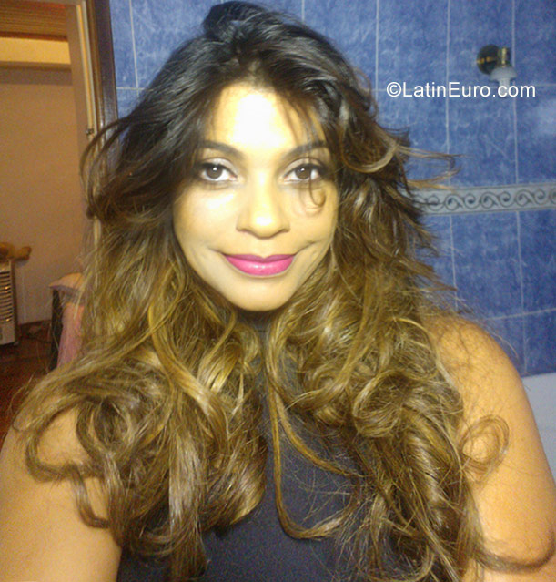Date this stunning Brazil girl Geovana from Brasilia BR9908