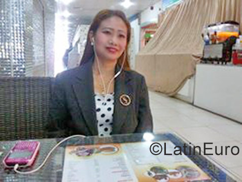 Date this gorgeous United Arab Emirates girl Angela from Dubai PH950