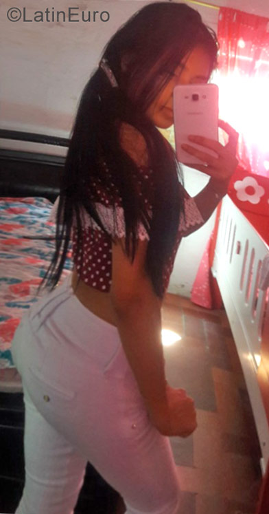 Date this lovely Colombia girl Cindy from Barranquilla CO20726