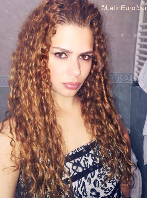 Date this lovely Portugal girl Angelsammy from Lisboa PT77
