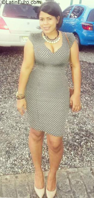 Date this hot Dominican Republic girl Elma from Santo Domingo DO27905
