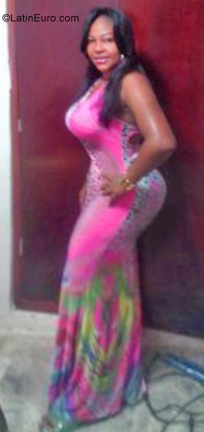 Date this voluptuous Colombia girl Lina from Cartagena CO20748