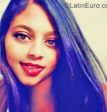 Date this sultry Dominican Republic girl Cami from Santiago DO27970