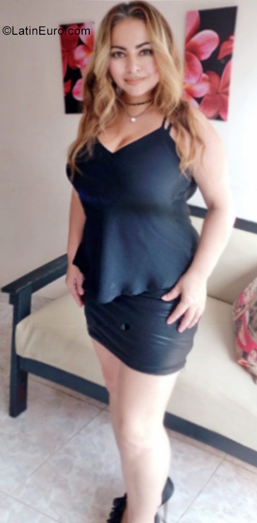 Date this exotic Colombia girl Maria from Medellin CO20882