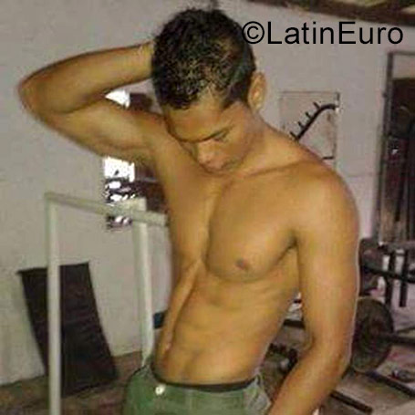 Date this stunning Colombia man Adi viloria from Bogota CO21009