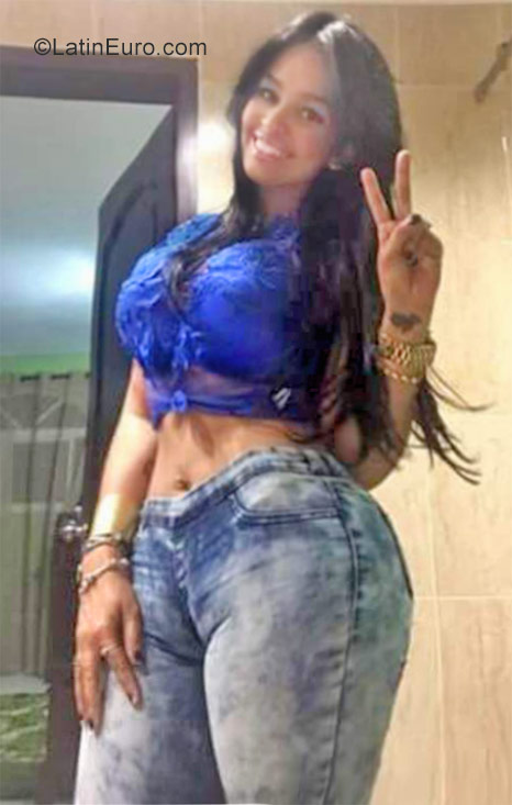 Date this charming Dominican Republic girl Anyelinia from Santiago DO28225