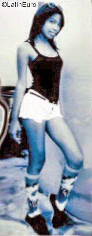 Date this nice looking Dominican Republic girl Anedresh from Santiago DO28228