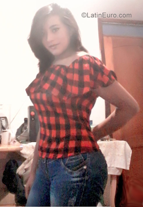 Date this lovely Ecuador girl Rocio from Quito EC200