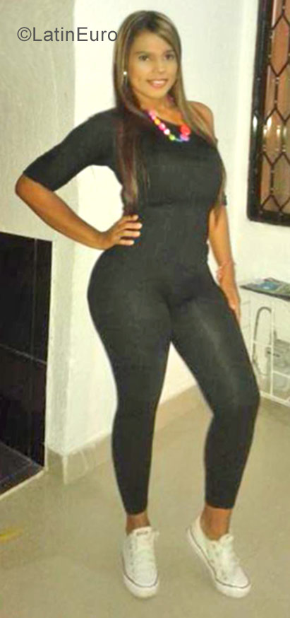 Date this gorgeous Colombia girl Tatiana from Barranquilla CO21096