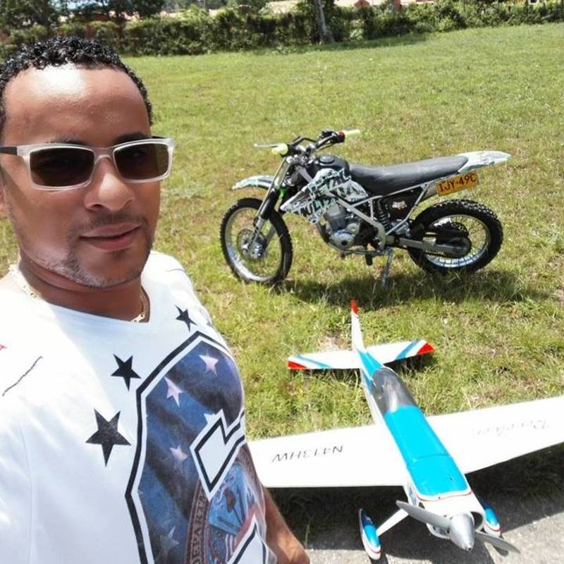 Date this hard body Colombia man Jonathan aspril from El Bagre CO21116