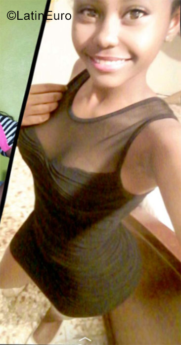 Date this voluptuous Dominican Republic girl Josoie from Santo Domingo DO28273