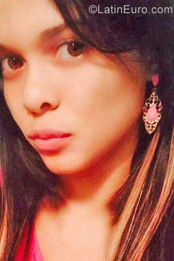 Date this delightful Dominican Republic girl Angelica from Santo Domingo DO40505