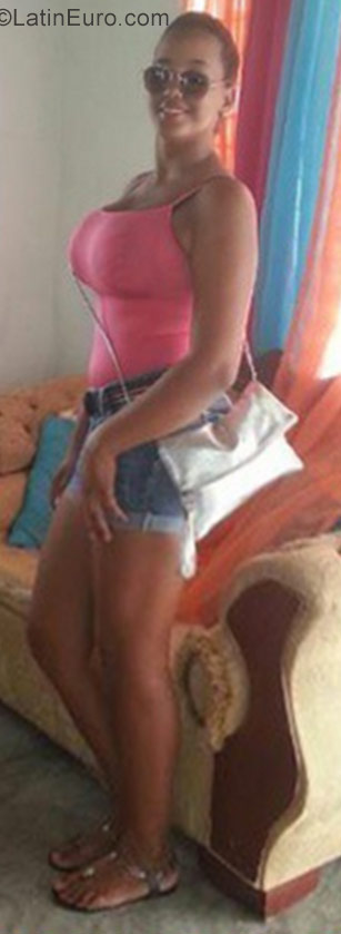 Date this sensual Dominican Republic girl Katherine from Santiago De Los Caballeros DO28426