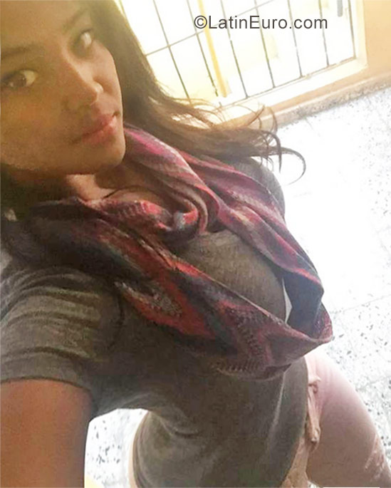 Date this tall Dominican Republic girl Kamila from Punta Cana DO28453