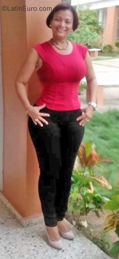Date this sultry Dominican Republic girl Miriam from Barahona DO28502