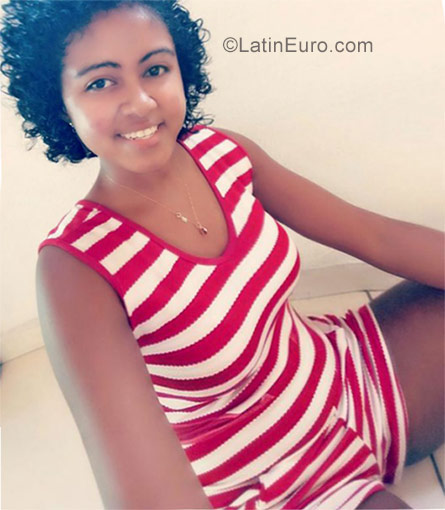 Date this voluptuous Brazil girl Wellny from Fortaleza BR10024
