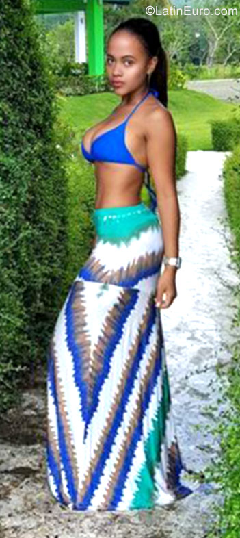Date this charming Dominican Republic girl Dilbania from Maimon DO28586