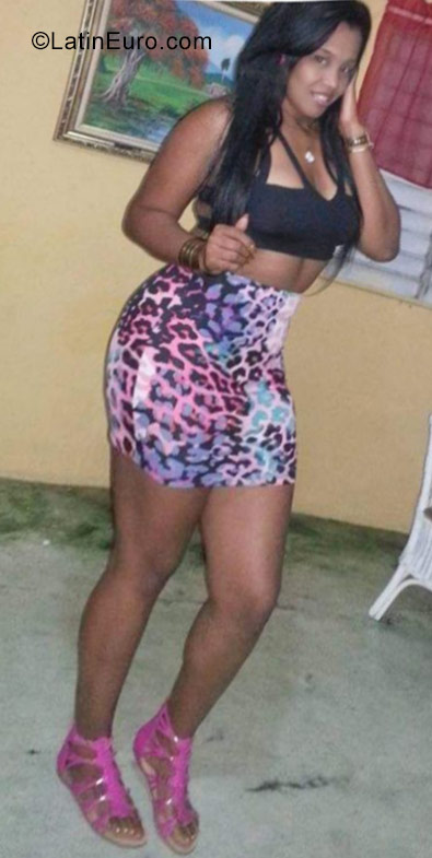 Date this nice looking Dominican Republic girl Caterin from San Cristobal DO28637