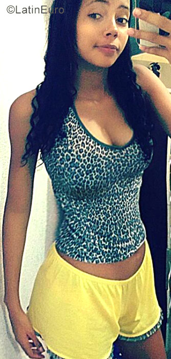 Date this beautiful Brazil girl Jennifer from Araraguara BR10037
