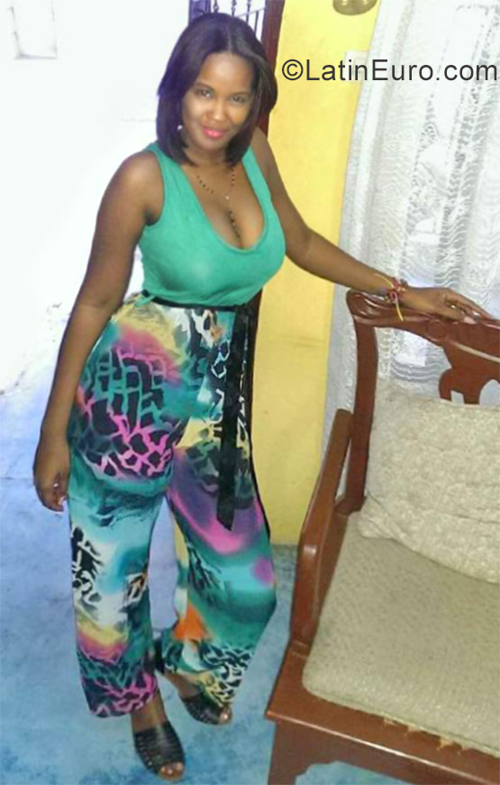 Date this hot Dominican Republic girl Nairoby from San Cristobal DO28801