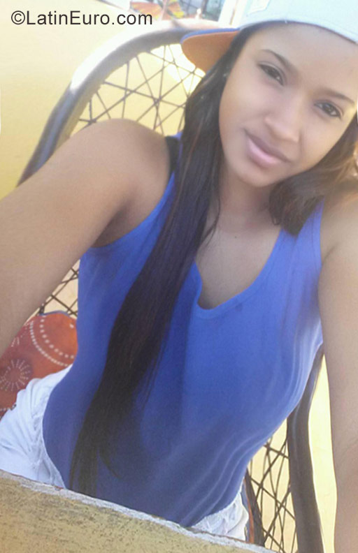 Date this pretty Dominican Republic girl Gabriela from Santiago DO28887