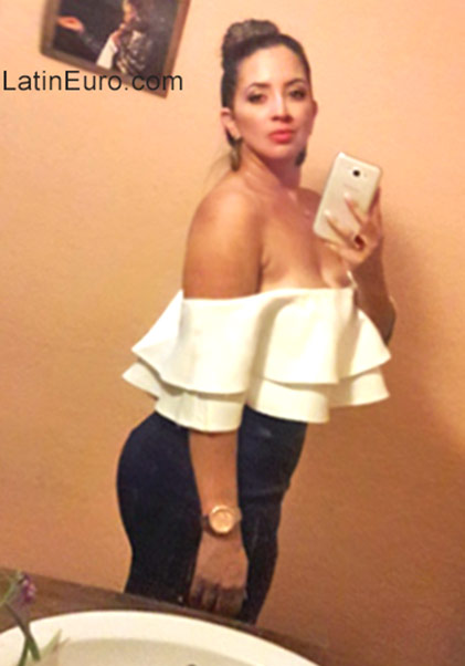 Date this cute Colombia girl Mariana from Valledupar CO21601