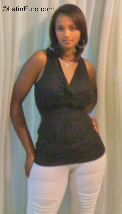 Date this cute Dominican Republic girl Claudia from Santiago DO35982