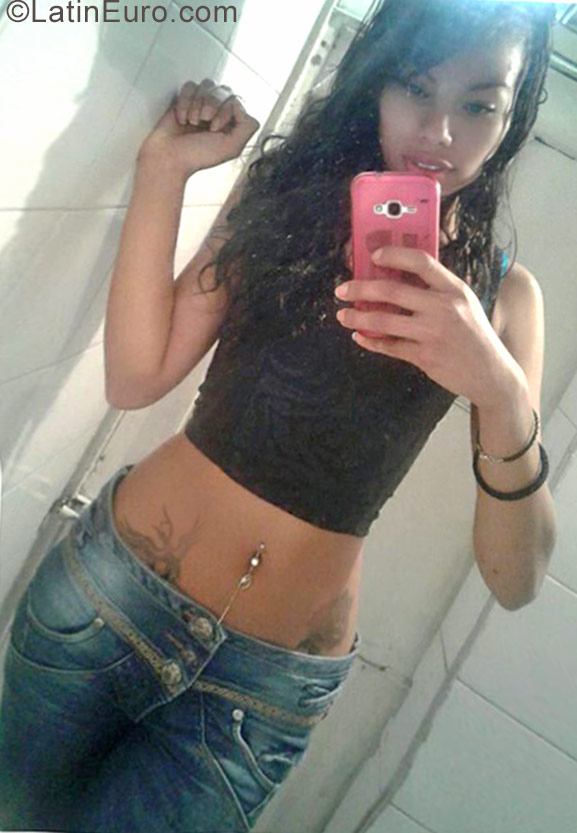 Date this exotic Colombia girl Paola from Bogota CO24595