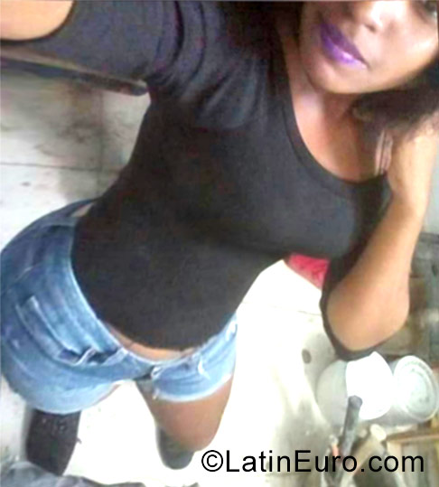 Date this athletic Dominican Republic girl Mariel from Santo Domingo DO29167