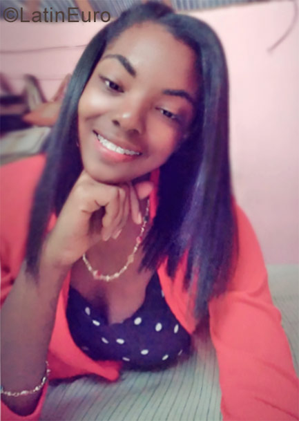 Date this tall Dominican Republic girl Adashia from Santiago DO29265