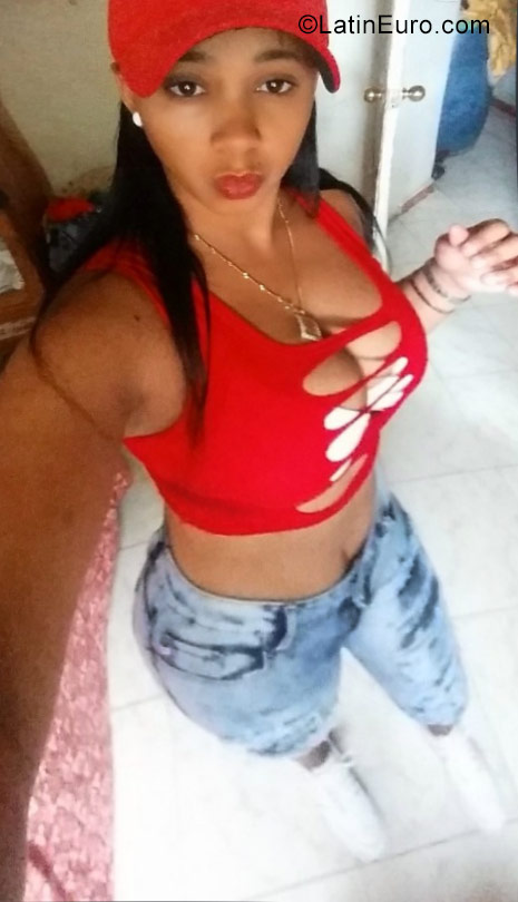 Date this sultry Dominican Republic girl Nayelin from Santo Domingo DO29339