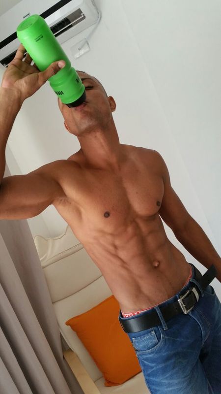 Date this hard body Dominican Republic man Yunior from Santiago DO29375