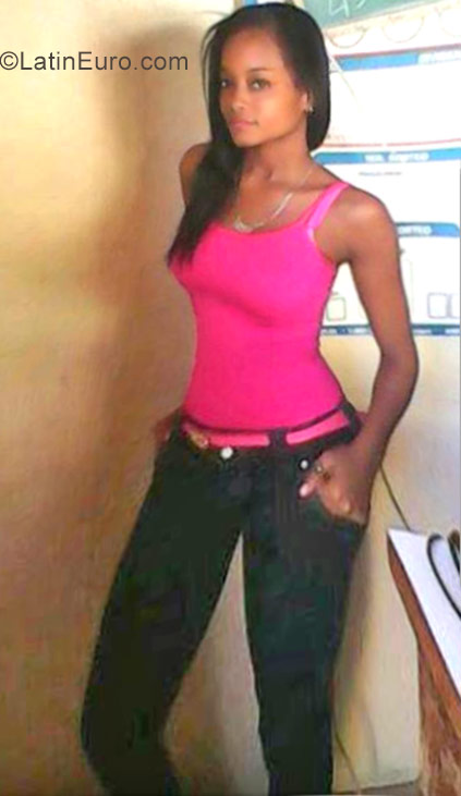 Date this funny Dominican Republic girl Yaddy from San Cristobal DO29381