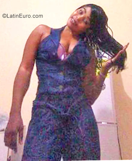 Date this attractive Jamaica girl Sandra from Montego Bay JM2476