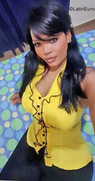 Date this attractive Dominican Republic girl Marlen from Santo Domingo DO29664