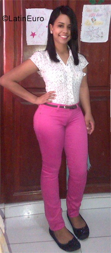 Date this foxy Dominican Republic girl Maite from Santo Domingo DO29716