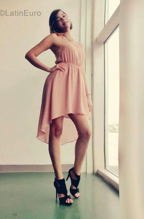 Date this tall Dominican Republic girl Aliany from Santo Domingo DO29923