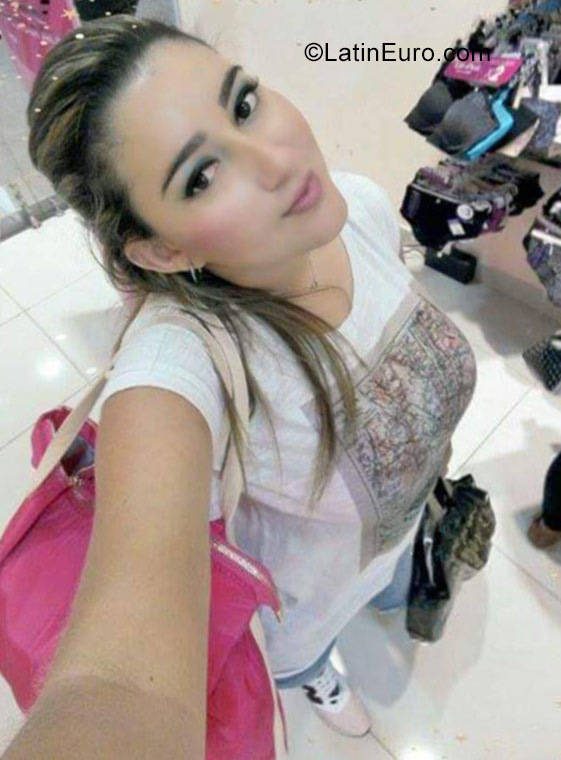 Date this funny Colombia girl Isa from Medellin CO22132