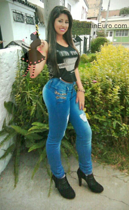 Date this cute Colombia girl Maran Ramrez from Bogota CO22147