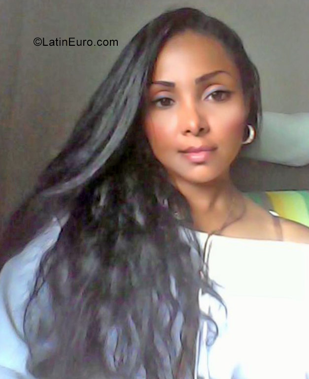 Date this foxy Colombia girl Lyda from Bogota CO22160