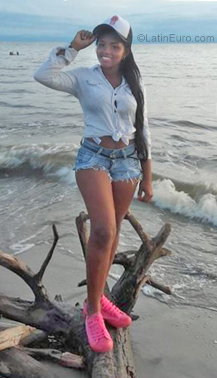 Date this charming Colombia girl Tatiana from Medellin CO25886