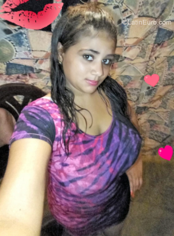 Date this hard body Dominican Republic girl Cristal from Higuey DO30057