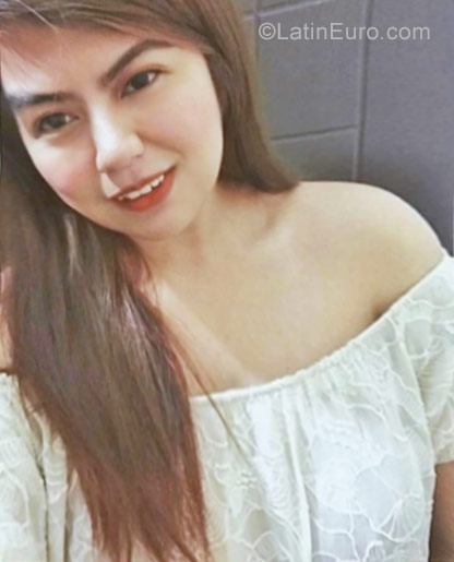 Date this hot Philippines girl Aybrie from Manila PH977