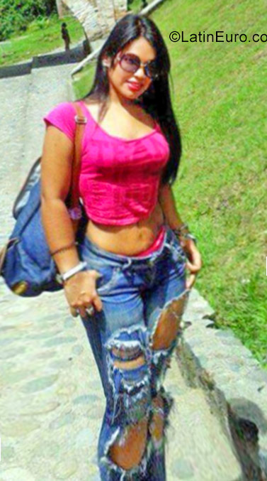 Date this tall Colombia girl Mauren from Guacari CO22196