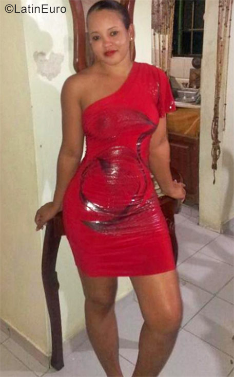 Date this exotic Dominican Republic girl Lara from Santo Domingo DO30075