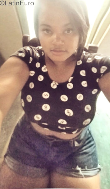 Date this good-looking Dominican Republic girl Yosira from Santo Domingo DO30088