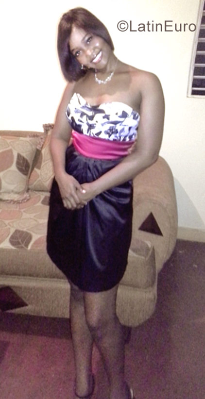 Date this hard body Dominican Republic girl Sorai from Santo Domingo DO30097