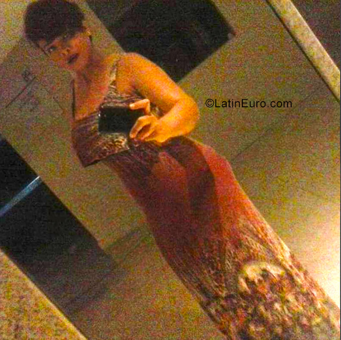 Date this georgeous Canada girl Daniele from Recife CA775